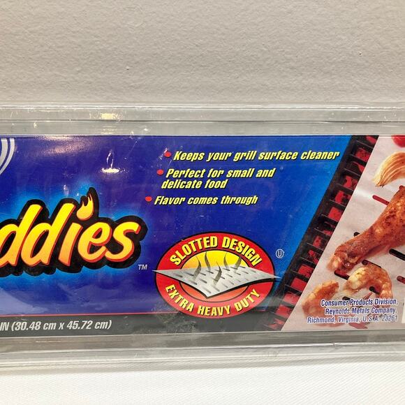 NEW Sealed Reynolds Grill Buddies Slotted Aluminum Foil Sheets 12 x 18" 8 Sheets - Picture 4 of 5